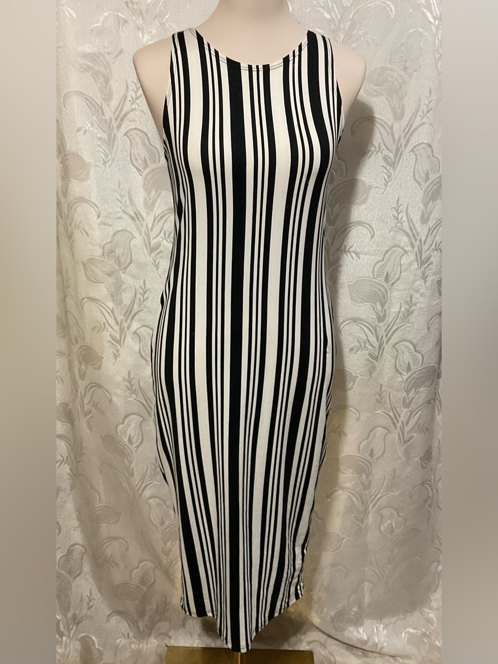MRT 1030 Sleeveless Black and White Vertical Stripe Midi Dress L